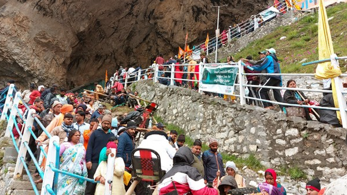 Amarnath Yatra: 6,500 हून अधिक यात्रेकरूंचा नवीन ग्रुप अमरनाथ मंदिरासाठी रवाना