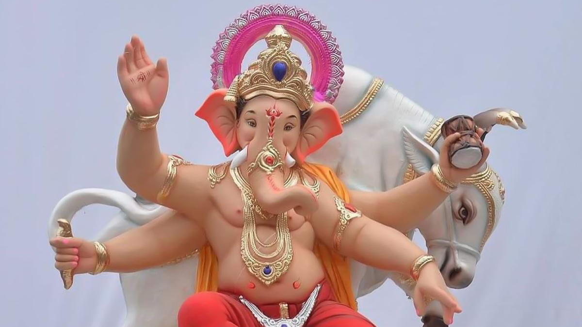 Ghibli Art Of Lord Ganesha: 'गणेश प्रतिमांचे घिबली आर्ट हा देवतांचा अवमान'; Mumbai Cha Raja Mandal ची सोशल मीडियावरून बाप्पाचे एआय जनरेटेड फोटो काढून टाकण्याची विनंती