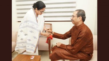 Mamata Banerjee Raksha bandhan with Uddhav thackeray: ममता बॅनर्जी यांनी मुंबईत उध्दवठाकरे आणि आदित्य ठाकरे यांना बांधली राखी (पाहा फोटो)