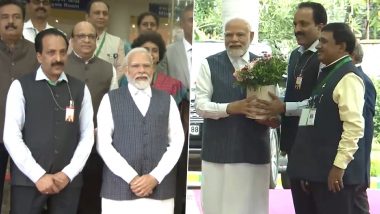PM Narendra Modi: बेंगळुरूमध्ये पंतप्रधान मोदींनी इस्रोच्या वैज्ञानिकांची घेतली भेट; चांद्रयान-३ मोहिमेचे यशस्वी लॅंडिंग नंतर पहिली भेट (Watch Video)