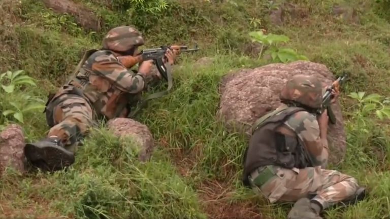 J&K Encounter: जम्मू-काश्मीरच्या कुलगाममध्ये सुरक्षा दलाला मोठे यश, चकमकीत 4 दहशतवादी ठार