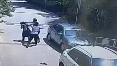 Bengaluru Uber Driver Attacks Woman: उबर कॅब चालकाचा महिलेवर हल्ला, घटना CCTV कॅमेऱ्यात कैद