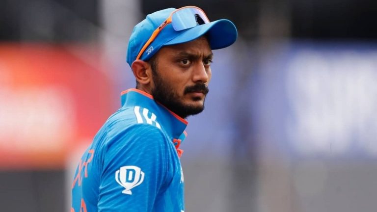 Axar Patel Ruled Out 3rd ODI: ऑस्ट्रेलियाविरुद्ध तिसऱ्या वनडे सामन्यातून अक्षर पटेल बाहेर, विश्वचषकात खेळणे कठीण!