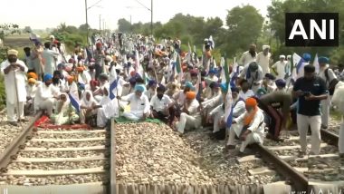 Rail Roko Andolan for MSP: एमएसपीसाठी किसान मजदूर संघर्ष समितीच्या नेतृत्वाखाली रेल रोको आंदोलन, रुळांवर ठिय्या (Watch Video)