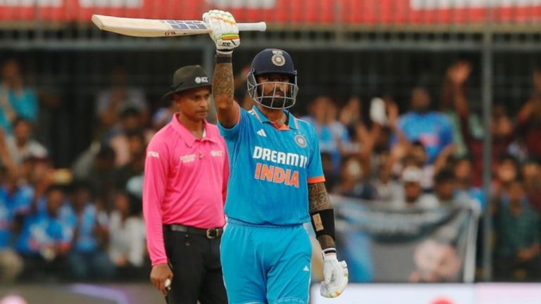 SuryaKumar Yadav New Record: ऑस्ट्रेलियाविरुद्ध चमकला सूर्या, आपल्या स्फोटक फलंदाजीने केला 'हा' मोठा विक्रम