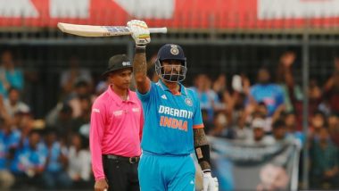 SuryaKumar Fifty: सूर्याने अवघ्या 24 चेंडूत ठोकले अर्धशतक, भारताची धावसंख्या 370 धावाच्या पुढे