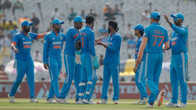 IND vs AUS 2nd ODI Live Score Update: ऑस्ट्रेलियाची तिसरी विकेट पडली, मार्नस लॅबुशेन 27 धावा करून बाद