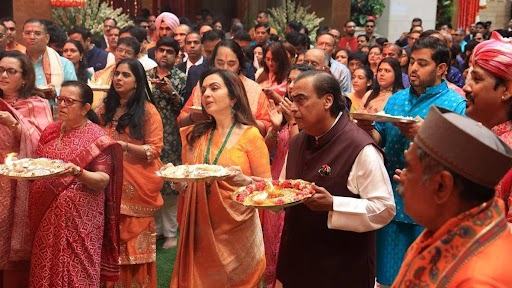 Mukesh Ambani Ganesh Chaturthi Celebrations: मुकेश अंबानी यांच्या घरी धुमधडाक्यात साजरी झाली गणेश चतुर्थी; अनेक सेलेब्जनी लावली हजेरी (Watch Video)