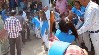 Uttar Pradesh Viral Video: बॉयफ्रेंडसाठी शाळेच्या विद्यार्थ्यींमध्ये तुफान मारामारी, बालिया येथील घटना (Watch Video)