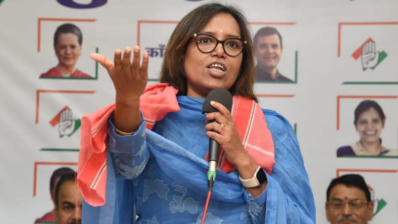 Lok Sabha Election 2024: वर्षा गायकवाड ह्या माझ्या छोट्या बहीण म्हणत उद्धव ठाकरेंची मोठी घोषणा