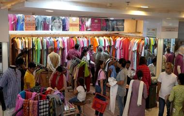 Khadi Sale Creates History: पीएम नरेंद्र मोदींच्या आवाहनानंतर खादी उत्पादनांनी रचला इतिहास; एका दिवसात झाली कोट्यावधी रुपयांची विक्रमी विक्री