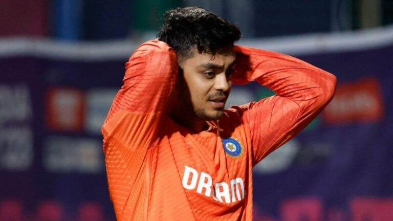 Honeybee Bitten Ishan Kishan: न्यूझीलंड विरुद्धच्या सामन्यापूर्वी टीम इंडियावर संकटांचा डोंगर, सूर्यकुमारनंतर आता इशान किशनने वाढवले टेन्शन