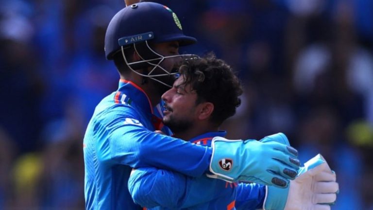 IND vs AFG, World Cup 2023 Live Score Update: अफगाणिस्तानचा अर्धा संघ पॅव्हेलियनमध्ये परतला, हशमतुल्ला शाहिदीला कुलदीप यादवने केले बाद