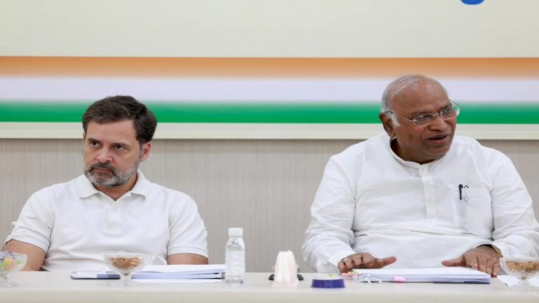 Congress CEC Meeting : काँग्रेसची केंद्रीय निवडणूक समितीची बैठक, अध्यक्ष मल्लिकार्जुन खर्गे, खासदार राहुल गांधी, केसी वेणुगोपाल उपस्थित