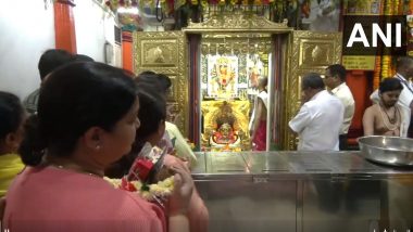 Navratri 2023: नवरात्रीनिमित्त मुंबई येथील मुंबा देवी मंदिरात सलग पाचव्या दिवशी पहाटेची आरती (Watch Video)