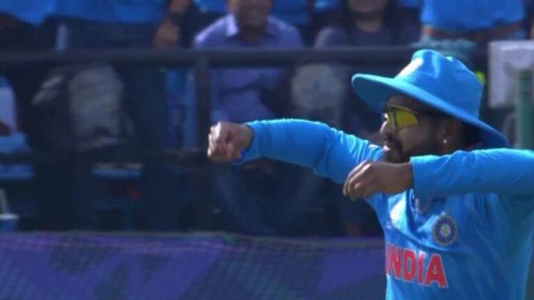 IND vs NZ ICC World Cup 2023 Live Score Update: मोहम्मद सिराजच्या चेंडूवर श्रेयस अय्यरने घेतला अप्रतिम झेल, संघाला दिले पदकाचे संकेत, पाहा व्हिडिओ