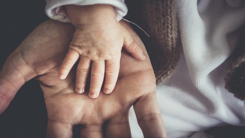 Latest Humanity News: हवाई प्रवासात बाळाला हृदयविकाराचा त्रास, श्वास गुदमरला; विमानातील डॉक्टरांनी वाचवले चिमूकल्याचे प्राण