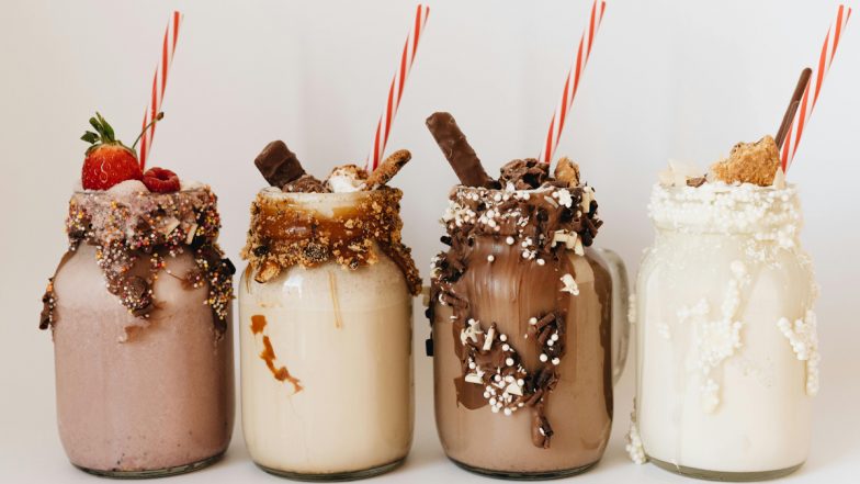 Man Found Urine In Milkshake Cup: मिल्कशेक कपमध्ये आढळली लघवी, कंपनीने संतप्त ग्राहकांच्या तक्रारीवर दिलं 'हे' उत्तर