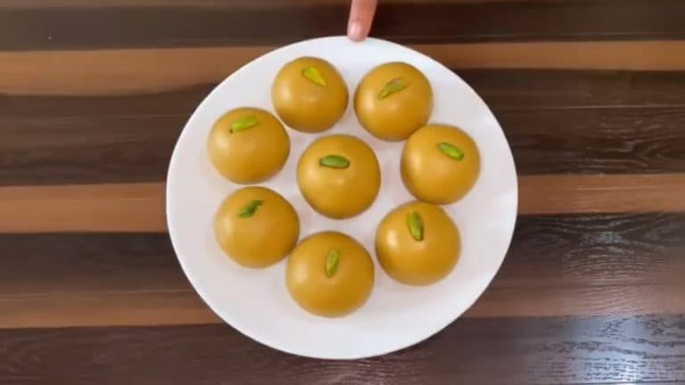 Diwali 2023 Special Besan Ladoo Recipes: यंदा दिवाळीत बनवा जिभेवरच विरघळतील असे दाणेदार शुद्ध साजूक तुपातली स्वादिस्ट बेसन लाडू, Watch Video