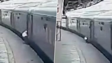 Doctor Dies While Deboarding Train: ट्रेनमधून उतरण्याचा प्रयत्न करताना चालत्या रेल्वेखाली पडून डॉक्टरचा मृत्यू, Watch Video