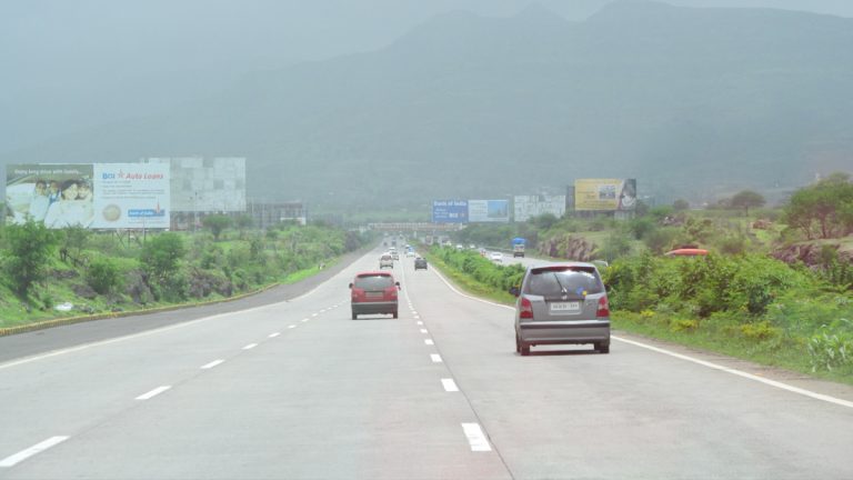 Mumbai-Pune Expressway Special Block Today: आज मुंबई-पुणे द्रुतगती महामार्गावर दोन तासांचा ब्लॉक, पाहा तपसील