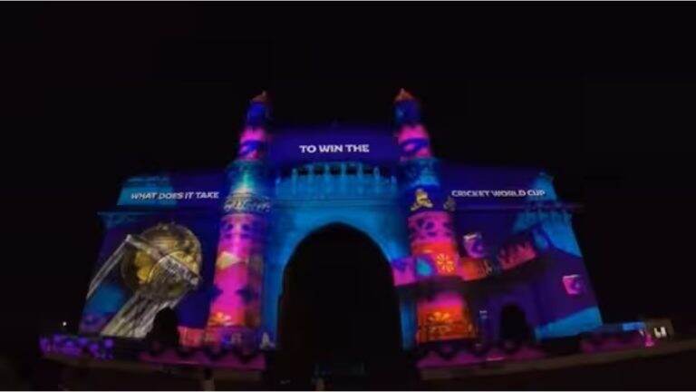 दिवाळीत क्रिकेट विश्वचषकाच्या रंगात सजला गेटवे ऑफ इंडिया, पाहा लेझर लाईट शोचा व्हिडिओ
