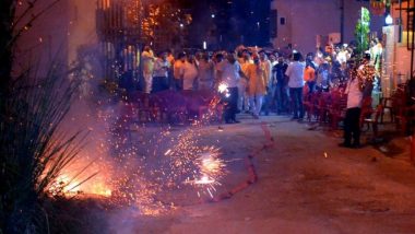 Mumbai Shocker: विक्रोळीत रस्त्यावर फटाके उडवण्यावरून हटकलेल्या महिलेसोबत 30 वर्षीय व्यक्तीचं गैरवर्तन, मारहाण; आरोपी फरार