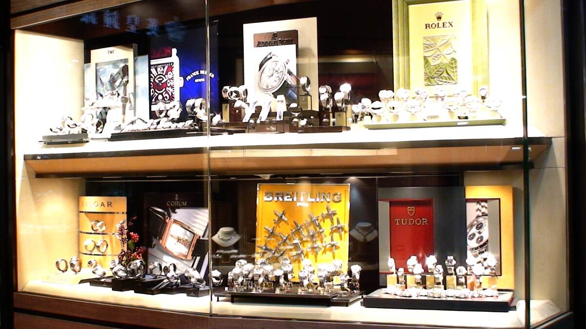 Fake Branded Watch Seized: मुंबईत 6 कोटींची 1537 बनावट घड्याळे जप्त, 9 दुकानांवर पोलिसांचे छापे