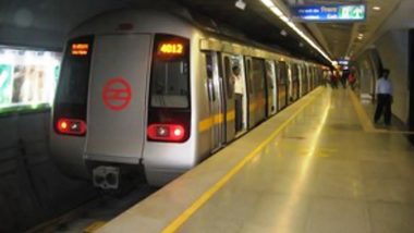 Fight Among Passengers in Delhi Metro: दिल्ली मेट्रोत प्रवाशांमध्ये पुन्हा हाणामारी; पहा व्हायरल व्हिडिओ