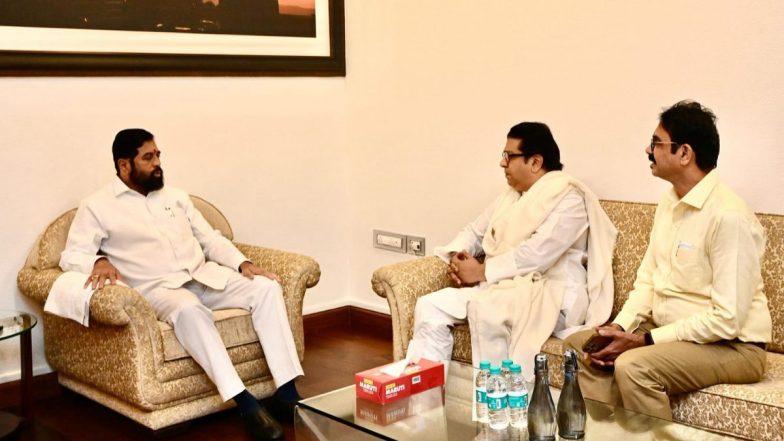Raj Thackeray मनसे नेते बाळा नांदगावकर यांच्यासह 'वर्षा' वर CM Eknath Shinde यांच्या भेटीला; वर्षभरातील सहावी भेट