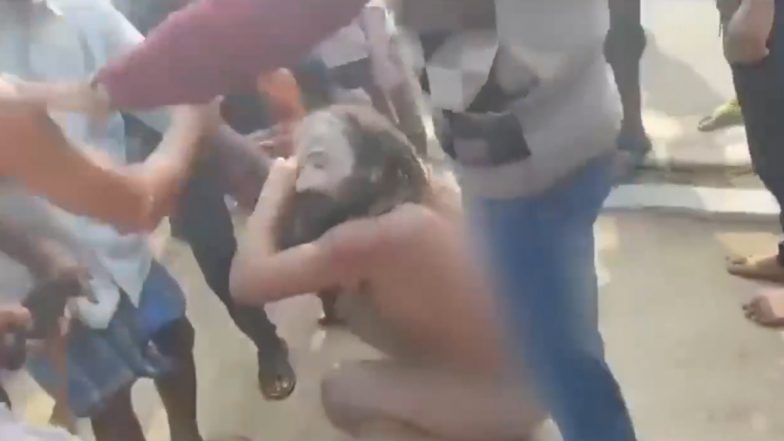 Sadhus Beaten Up In West Bengal: पश्चिम बंगालमध्ये पालघरसारखी घटना होता-होता राहिली; जमावाकडून 3 साधूंना विवस्त्र करून मारहाण, पहा व्हिडिओ