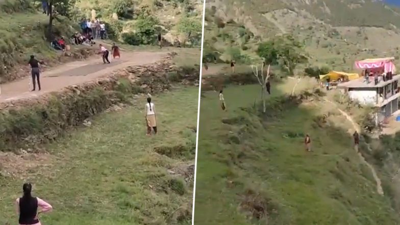 Women Playing Cricket In Hills: दुर्गम डोंगरावर क्रिकेट खेळणाऱ्या तरुणींचा व्हिडिओ व्हायरल, नेटकऱ्यांनाही भावला त्यांचा अंदाज (Watch Video)