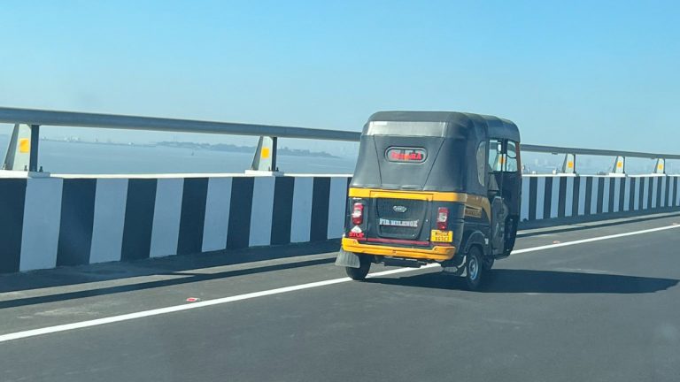 Auto Spotted On Atal Setu: शिवडी ते न्हावा शेवा सागरी सेतूवर रिक्षांचा वावर? फोटो व्हायरल