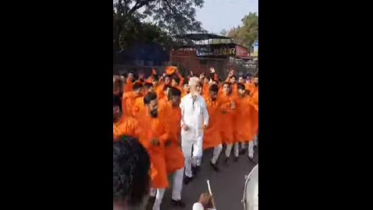 Dada Bhuse Dancing: राष्ट्रीय युवा महोत्सव नाशिक येथे दादा भुसे यांचा हालगीवर ठेका