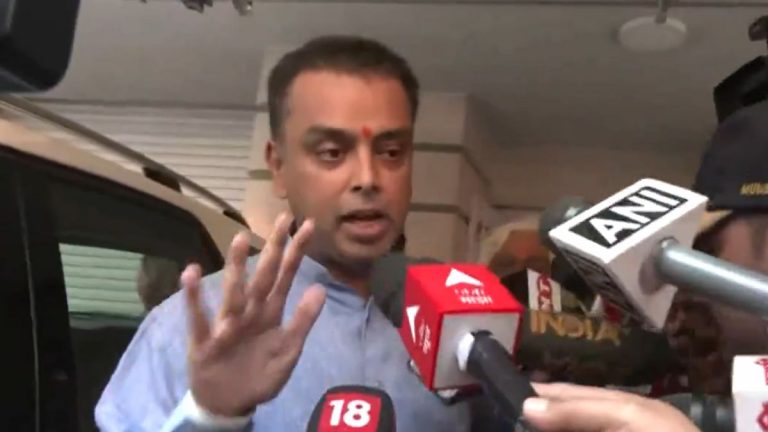 Milind Deora Quits Congress: 'मी विकासाच्या मार्गावर जात आहे' कॉंग्रेसला सोडचिठ्ठीनंतर मिलिंद देवरा यांची पहिली प्रतिक्रिया (Watch Video)