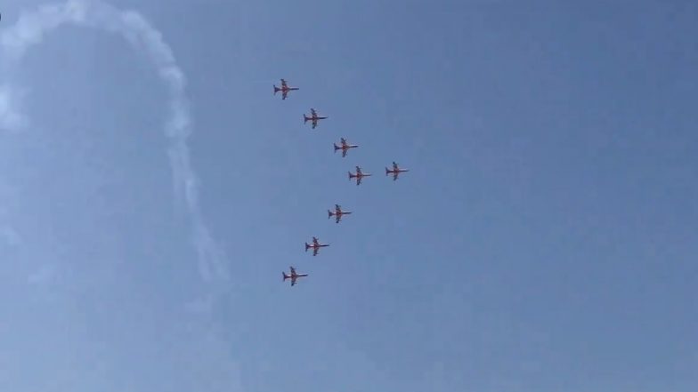 Mumbai Air Show Visuals: भारतीय वायूसेना आणि महाराष्ट्र सरकार यांच्याकडून मुंबई एअर शो 2024