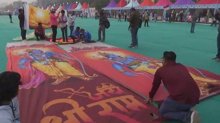 Lord Ram On Kite: अहमदाबाद च्या International Kite Festival मध्येही पतंगांवरही श्रीरामांची क्रेझ (Watch Video)