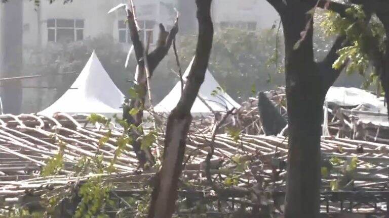 Jawaharlal Nehru Stadium Tent Collapse: जवाहरलाल नेहरू स्टेडियममधील पंडाल कोसळला; 8 हून अधिक लोक जखमी, (Watch Video)