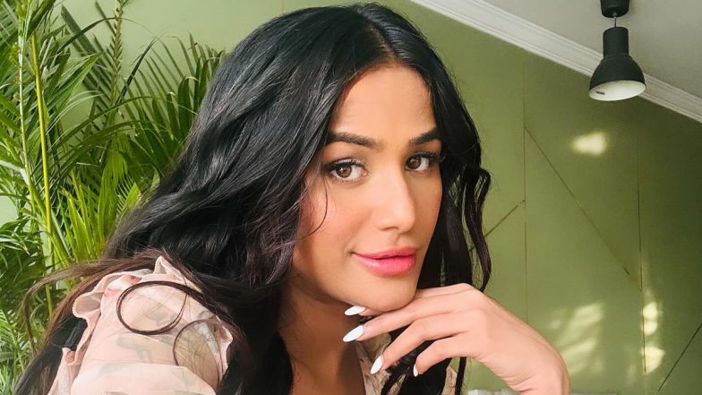 Poonam Pandey Fake Death Claim Case: पूनम पांडेविरुद्ध सिने कामगार संघटनेची FIR ची मागणी; AICWA ने विक्रोळीच्या वरिष्ठ पोलिस निरीक्षकांना लिहिले पत्र