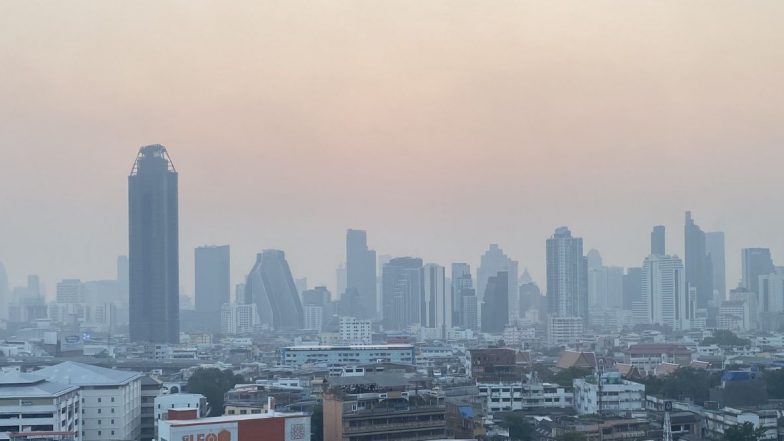 Bangkok Pollution Alert: बँकॉकमध्ये प्रदूषणाच्या पातळीत लक्षणीयरीत्या वाढ; कर्मचाऱ्यांना घरून काम करण्याचे आवाहन
