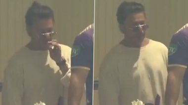 Shahrukh Khan Smoking Viral Video: सामन्यादरम्यान शाहरुख खानने खुलेआम ओढले सिगारेट, पहा व्हायरल व्हिडिओ