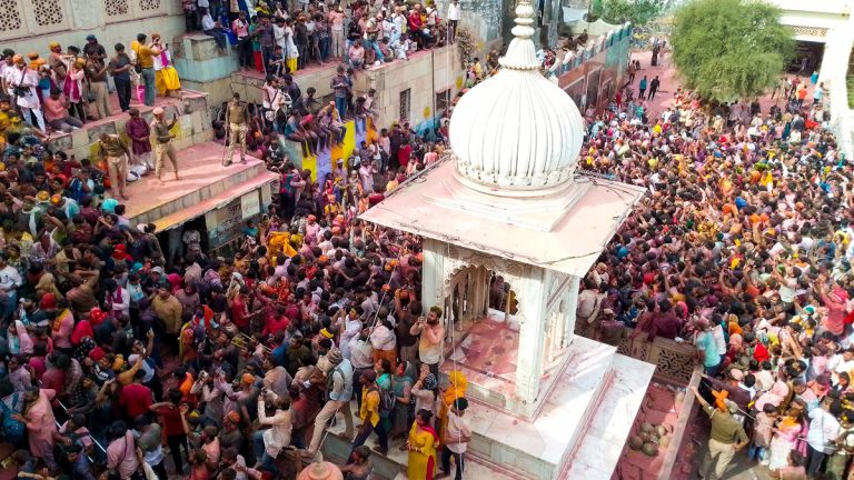 Stampede in Mathura: मथुरेतील श्रीजी मंदिरात लाडू होळीदरम्यान चेंगराचेंगरी, अनेक भाविक जखमी