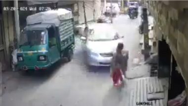 Delhi Geeta Colony Accident Video: घराबाहेर झाडू मारणाऱ्या महिलेला कारची धडक, जागेवरच मृत्यू; घटना सीसीटीव्ही कॅमेऱ्यात कैद