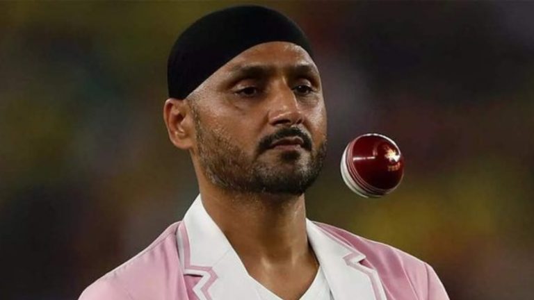 Harbhajan Singh on Fire: 'तुम्हाला खेळायचे असेल तर खेळा..., आम्ही आमची टीम पाकिस्तानला पाठवणार नाही', लाइव्ह शोमध्ये हरभजन सिंग संतापला (Watch Video)