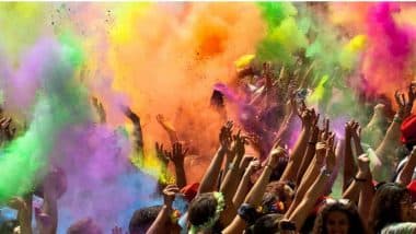 Holi 2024 : लोकल ट्रेन-बसवर रंगांचे फुगे, पिचकारी मारणाऱ्यांनो आवरा स्वत:ला; प्रशासन गुन्हा दाखल करण्याच्या तयारीत