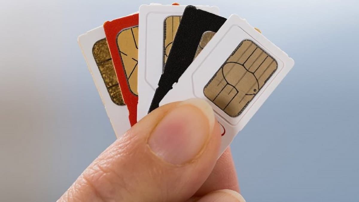 New SIM Card Rules: नवं सीम कार्ड घेताना आता आधार बेस्ड बायोमेट्रिक व्हेरिफिकेशन  अनिवार्य