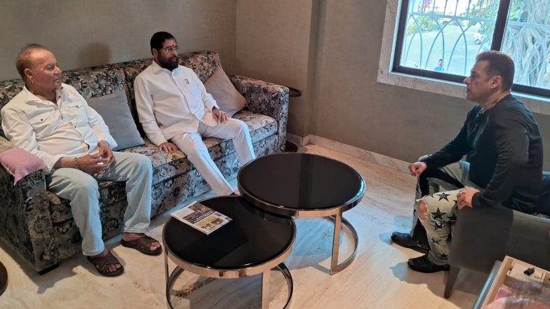 CM Eknath Shinde Meets Salman Khan: गोळीबाराच्या घटनेनंतर मुख्यमंत्री एकनाथ शिंदे यांनी घेतली सलमान खानची भेट (Watch Video)