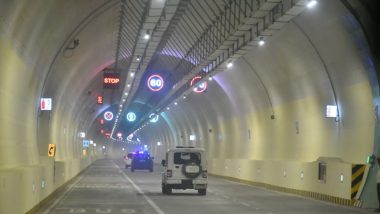 First Accident In Mumbai Coastal Road Tunnel: मुंबईतील कोस्टल रोड बोगद्यामध्ये पहिला अपघात; काही दिवसांपूर्वी झाले होते उद्घाटन, व्हिडिओ व्हायरल
