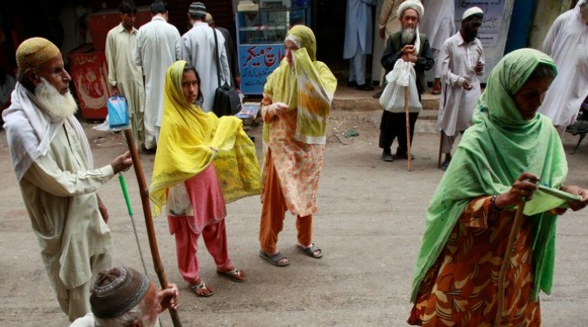 Beggars On The Karachi Streets: रमजानच्या पार्श्वभूमीवर कराचीच्या रस्त्यांवर चार लाखांहून अधिक भिकारी जमले; शहरातील गुन्ह्यांमध्ये वाढ