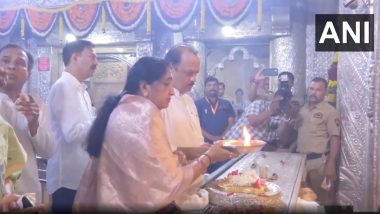 Ajit Pawar: अजित पवार यांनी श्रीमंत दगडूशेठ हलवाई गणपती मंदिरात केली सपत्नीक प्रार्थना